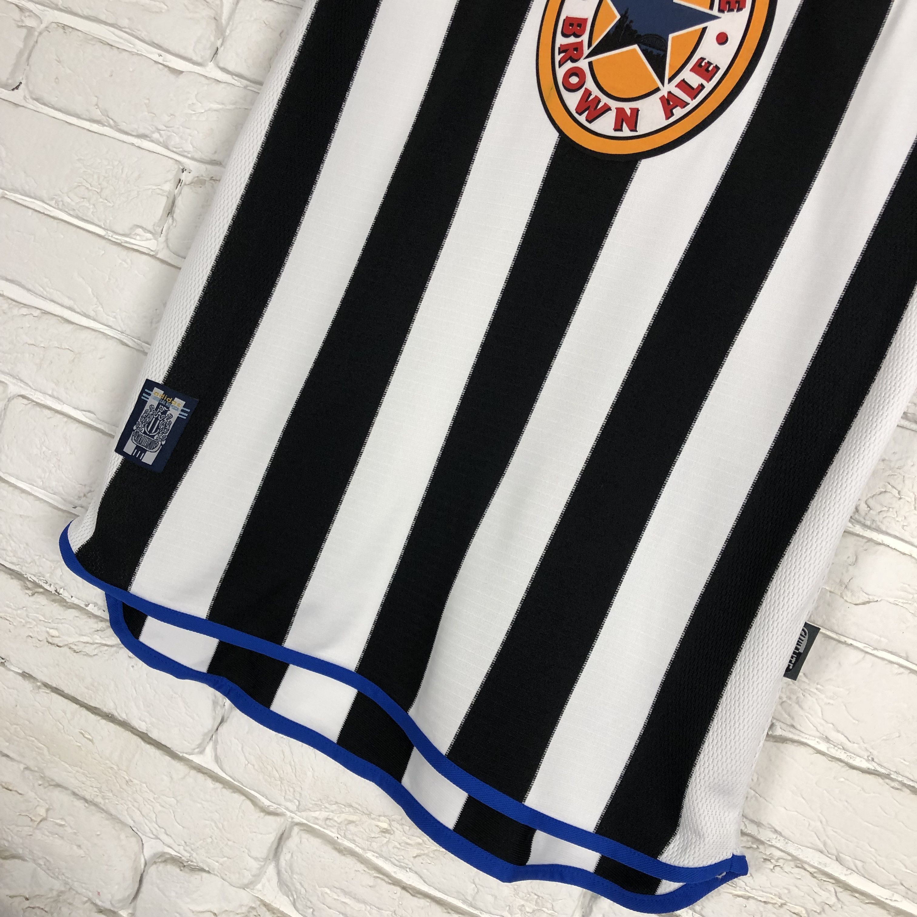 Adidas Retro copy Newcastle United Adidas 1999 2000 home jersey Size US M / EU 48-50 / 2 - 4 Thumbnail