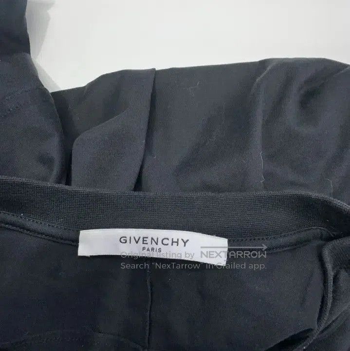 Givenchy Givenchy Shark Print Unisex Short-Sleeve T-Shirt. Size US XS / EU 42 / 0 - 5 Thumbnail
