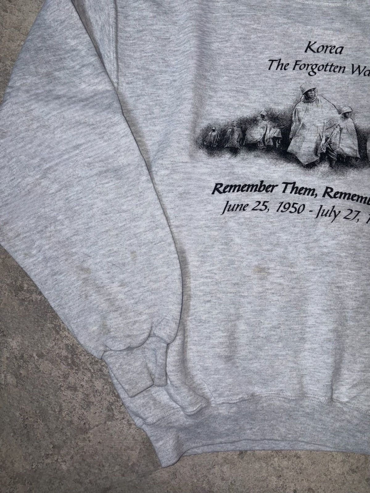 Jerzees Vintage Jerzees Korea “The Forgotten War” Gray Crewneck Size US M / EU 48-50 / 2 - 3 Thumbnail
