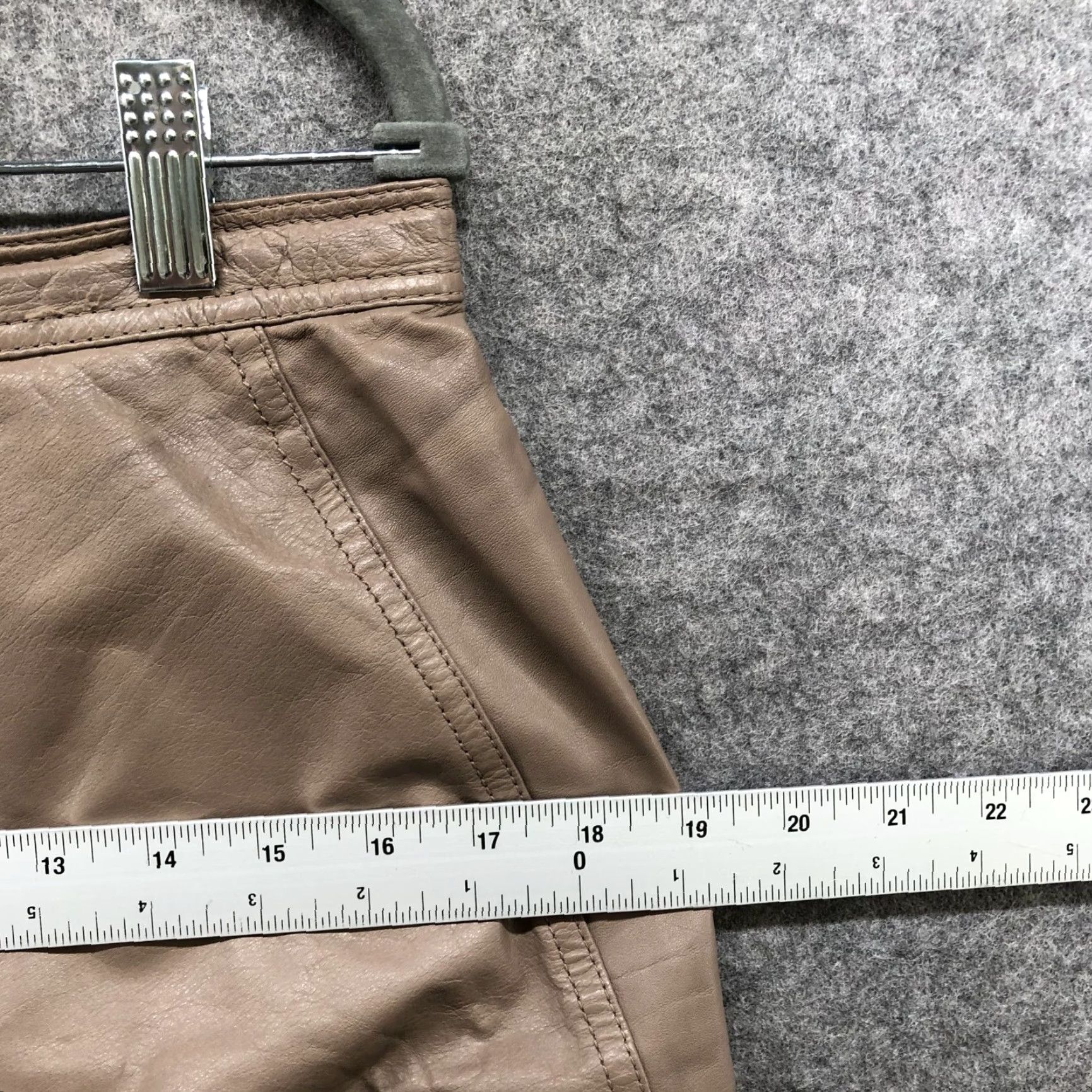 Vintage VINTAGE Tarazzia 100% Leather Pencil Skirt Womens 29 Beige Tan Knee Length High Rise Lined Size 29" - 7 Thumbnail