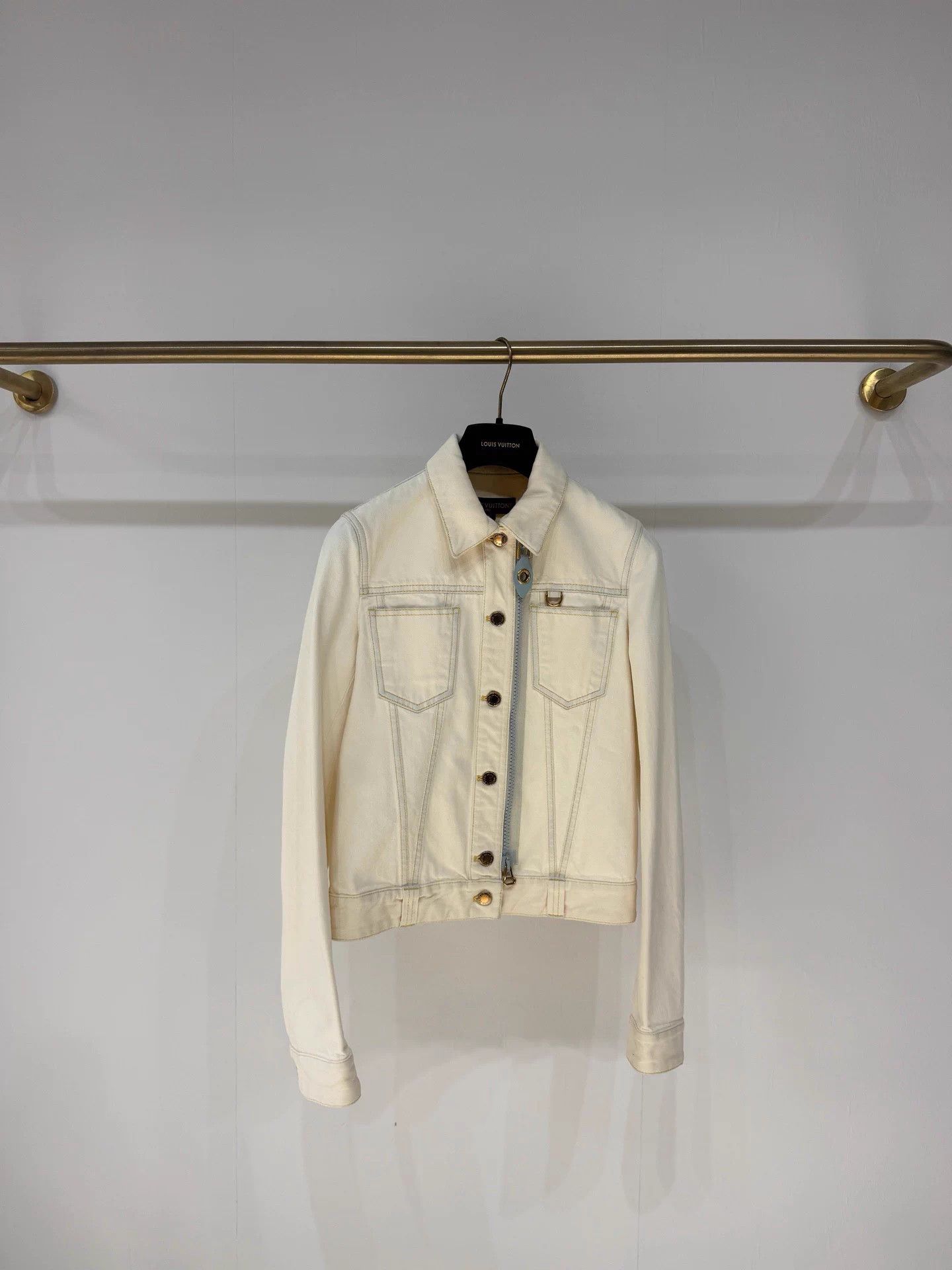 Louis Vuitton Lv Vintage Leather Panel Ivory Denim Jacket 36 99N Size M / US 6-8 / IT 42-44 - 1 Thumbnail