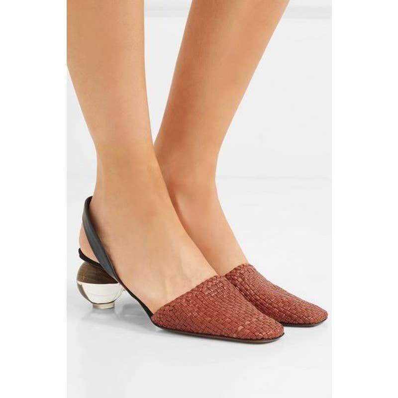 サンダル・ミュール NEOUS Cream Leather Shamali Sandals Neous Shamali sandals for Women - White in UAE | Level Shoes