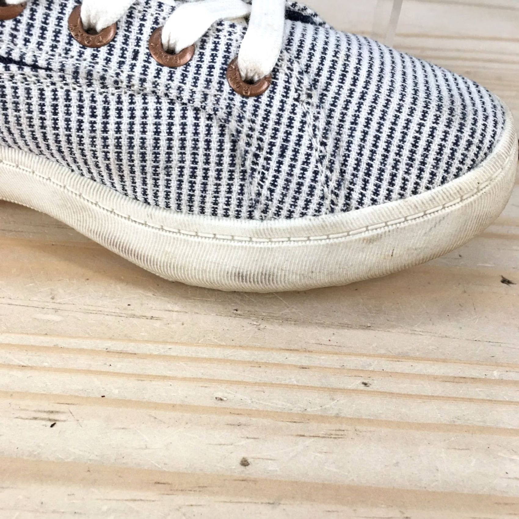 Vintage Roxy Shoes Womens 6.5 Crews Court Sneakers Blue Striped Lace Up Low Top Casual Shirt Shoe Womens Casual Sneakers Size M / US 6-8 / IT 42-44 - 3 Thumbnail
