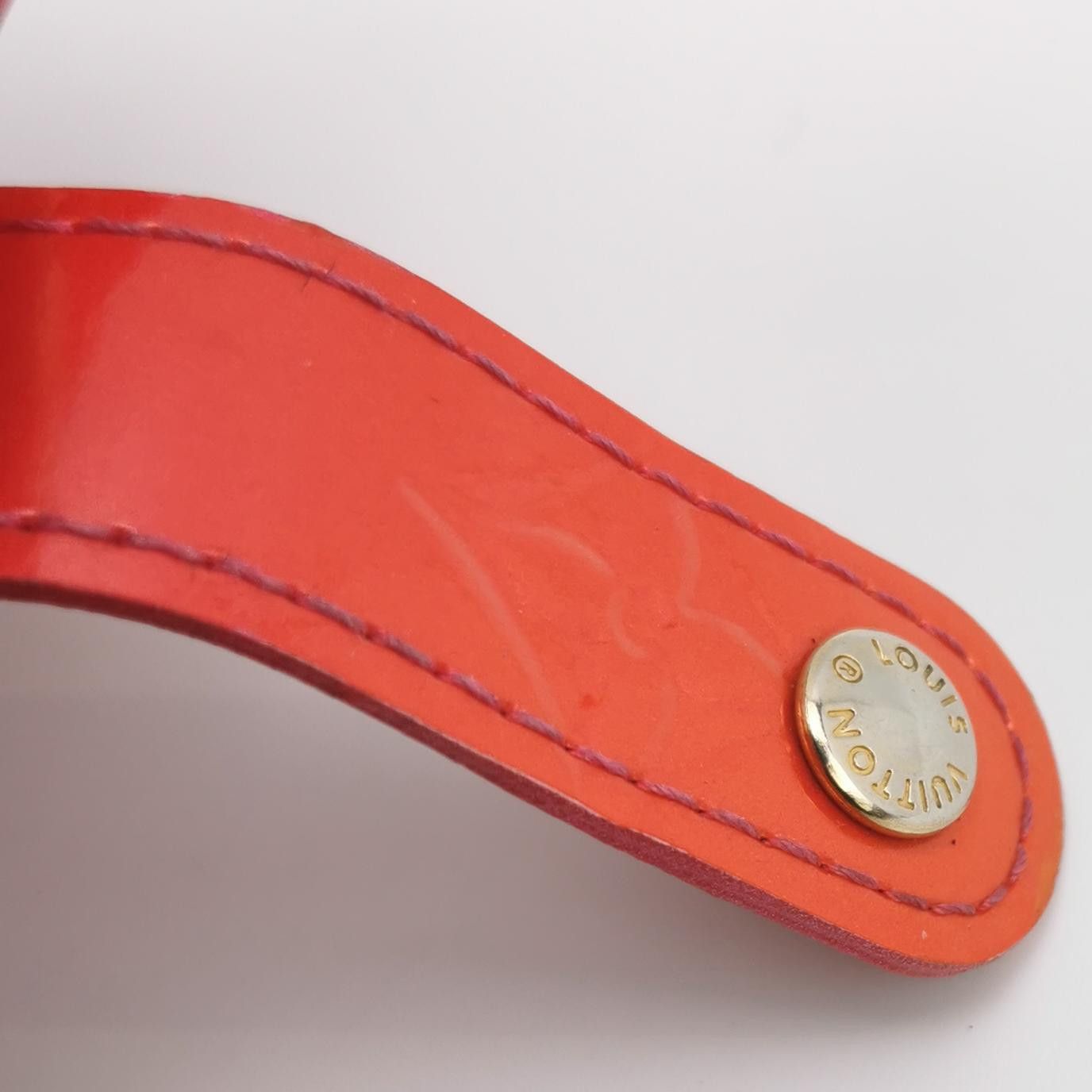 Louis Vuitton Louis Vuitton (LV) patent leather snap embossed print walle Size ONE SIZE - 7 Thumbnail