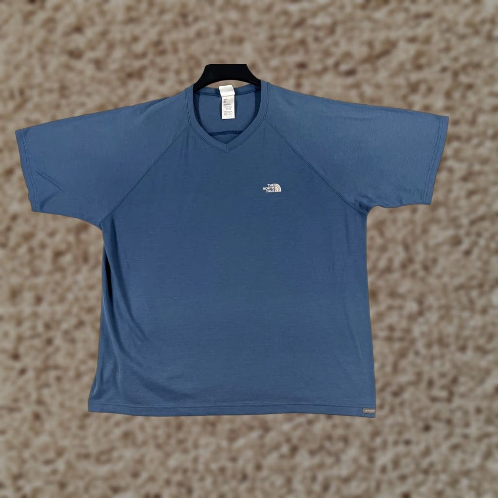 The North Face The North Face Shirt Men XL Blue Short Sleeve V-Neck Vaporwick Polyester Logo All Seasons Breathable Mens Size US XL / EU 56 / 4 - 1 Thumbnail