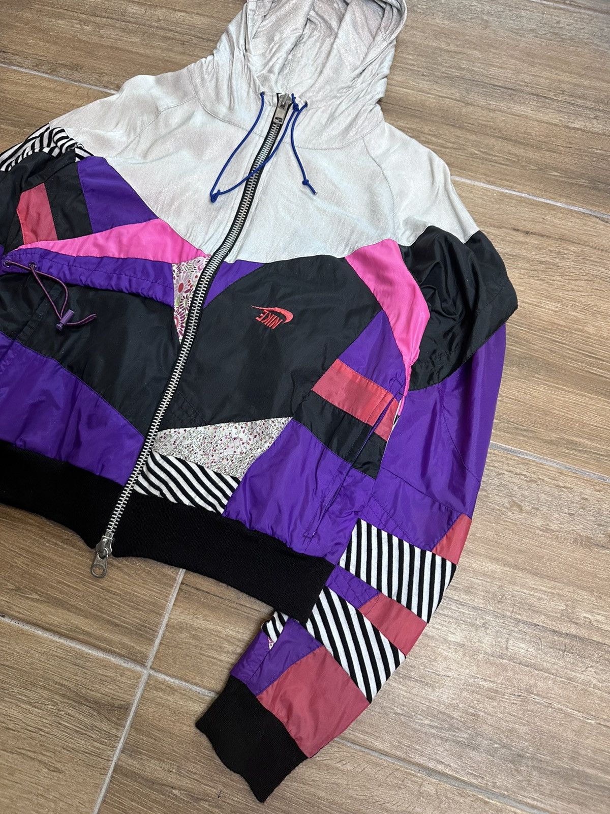 Nike × Vinti Andrews Nike X Vinti Andrews Reconstruct Multicolor Crop Windbreaker Size US M / EU 48-50 / 2 - 3 Thumbnail