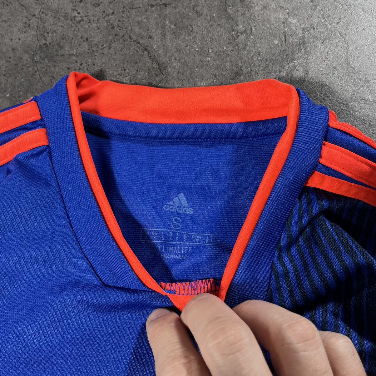 Adidas Adidas Vintage Columbia Soccer Jersey Tee Tshirt Blokecore Size US S / EU 44-46 / 1 - 7 Thumbnail