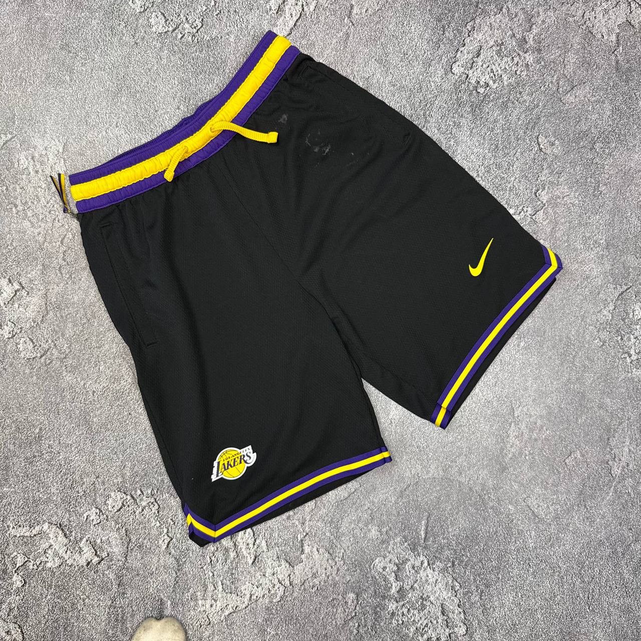 NBA Vintage Nike LA Lakers Basketball Shorts Size S Size US 30 / EU 46 - 1 Thumbnail