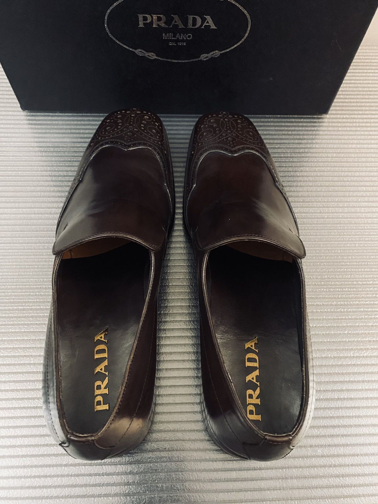 Prada Prada 🇮🇹 dk brown calf wingtip toe medallion loafer 9.5 NEW Size US 9.5 / EU 42-43 - 2 Thumbnail
