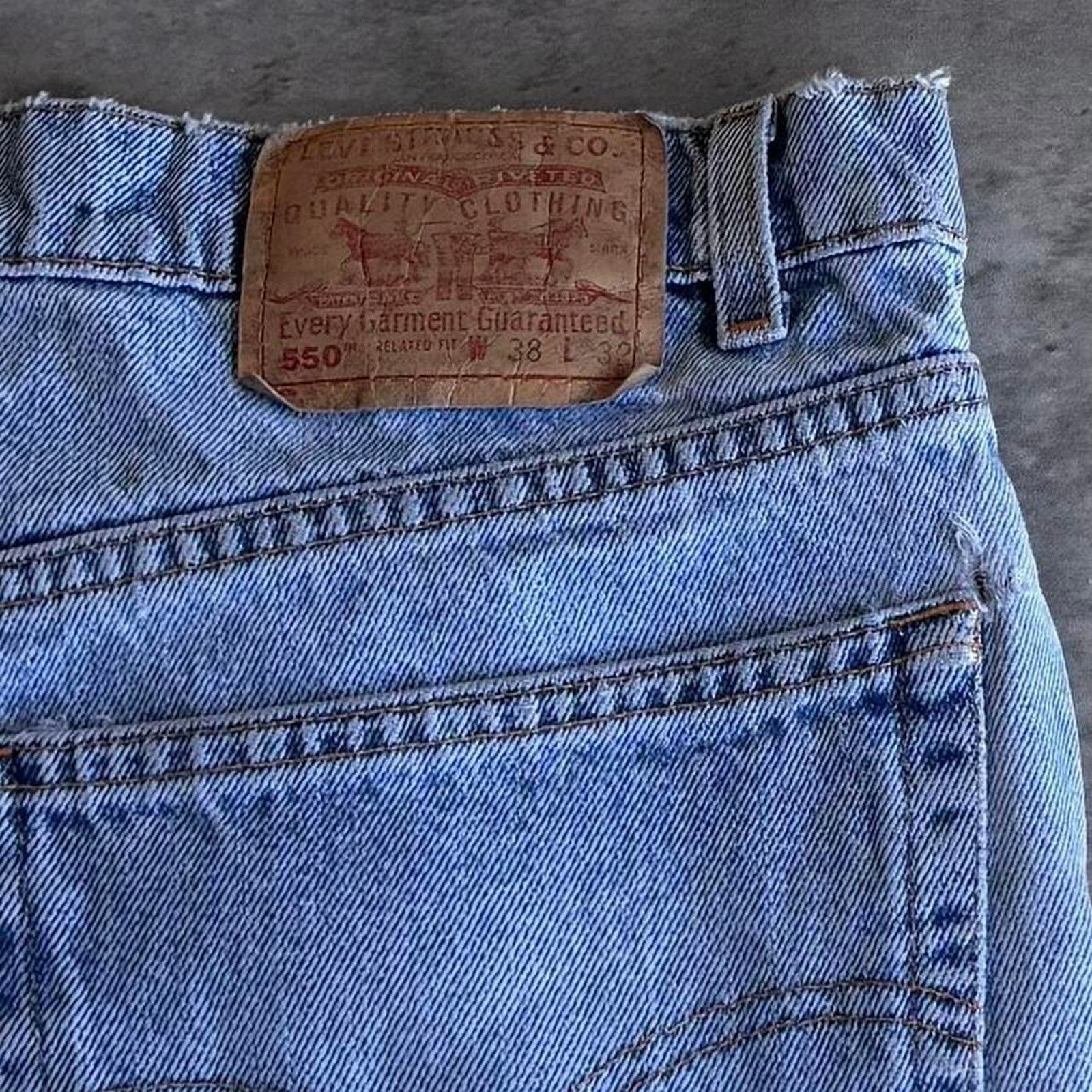 Levi's × Levi's Vintage Clothing Vintage 90s Levi’s 550 Relaxed Fit Essential Denim Jeans Size US 35 - 3 Thumbnail