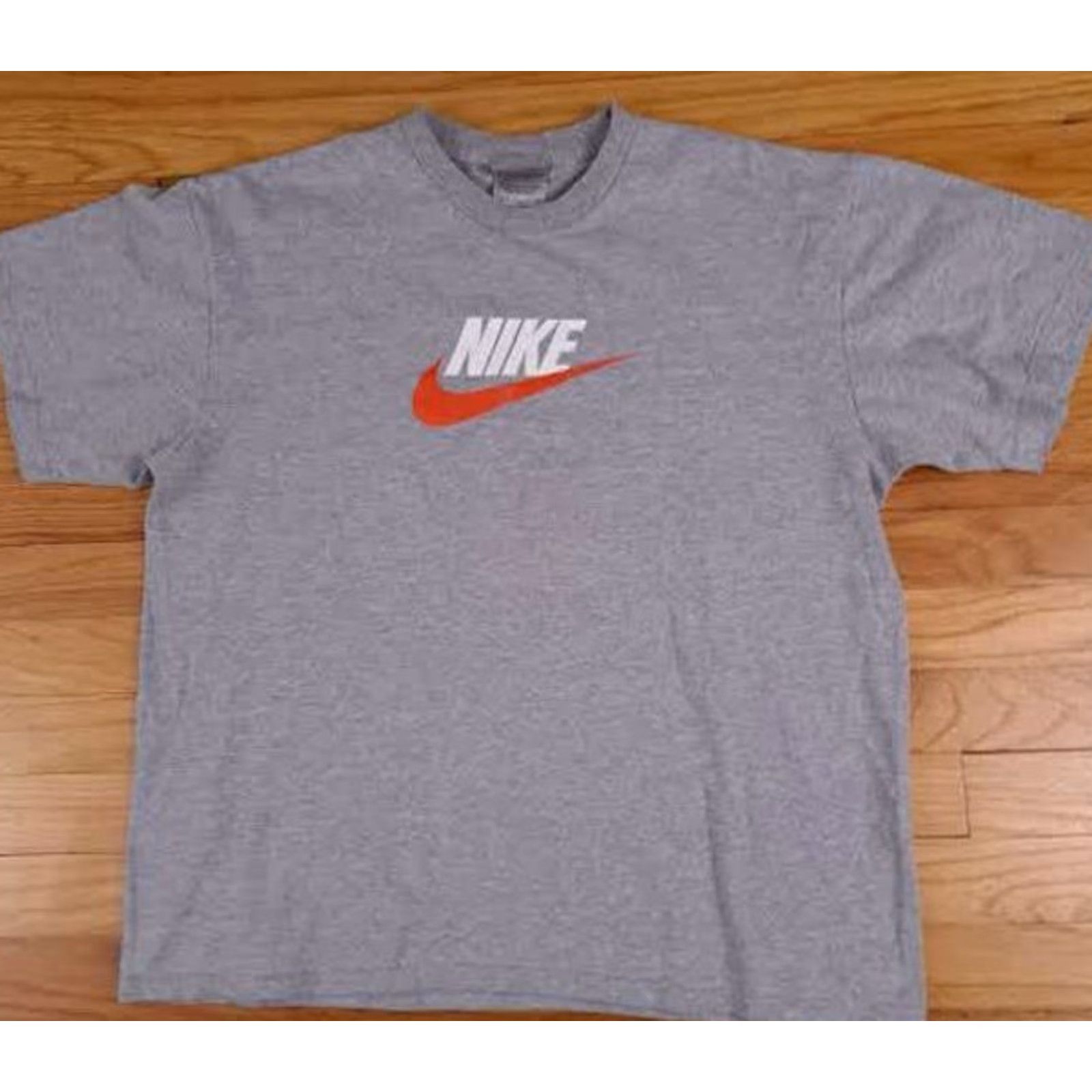 Nike Nike T-Shirt Men Medium 90s Grey Cotton Short Sleeve Center Red Swoosh Logo Shirt Size US M / EU 48-50 / 2 - 3 Thumbnail