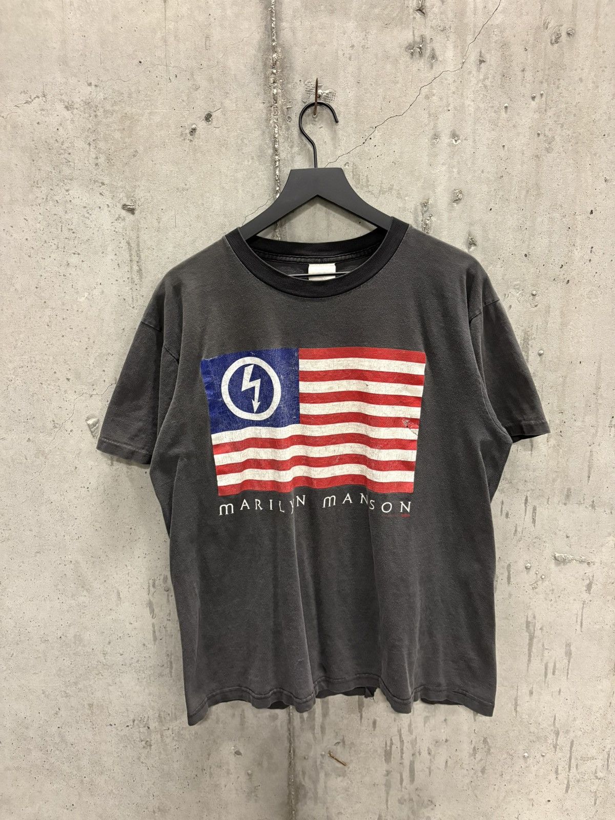 Band Tees Vintage Marilyn Manson Shirt Thrashed Faded Grunge Band Size US L / EU 52-54 / 3 - 1 Thumbnail