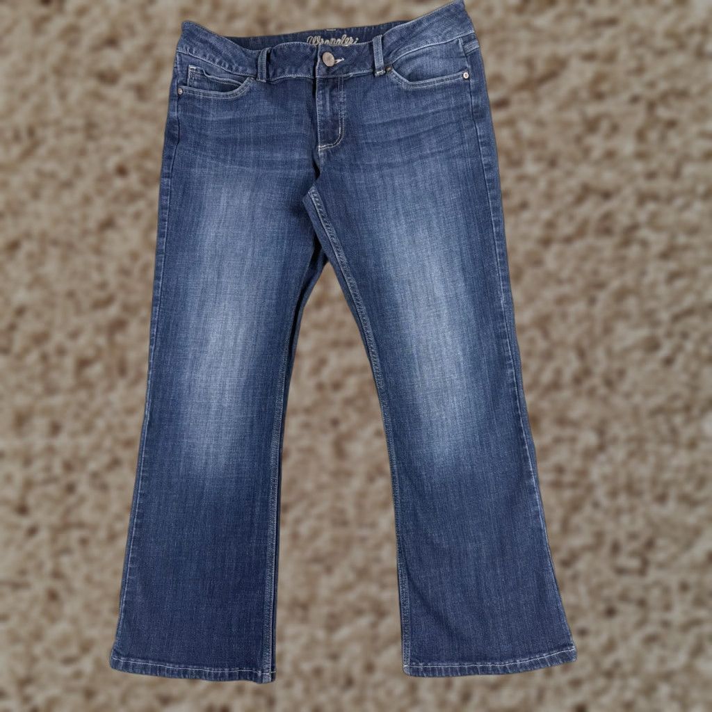 Wrangler Wrangler Jeans Women 13 Blue Denim Bootcut Embroidered Cotton Western 33x27 Regular Inseam 27" Pants 5-Pocket Southwestern Cowboy Designer Mens Size 34" / US 12 / IT 48 - 1 Thumbnail
