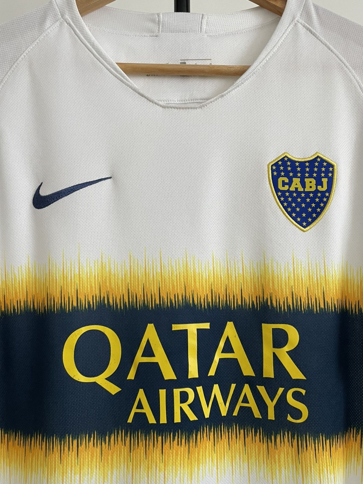 Nike Nike Boca Juniors 2018/2019 Away Football Shirt Jersey RARE Size US L / EU 52-54 / 3 - 6 Thumbnail