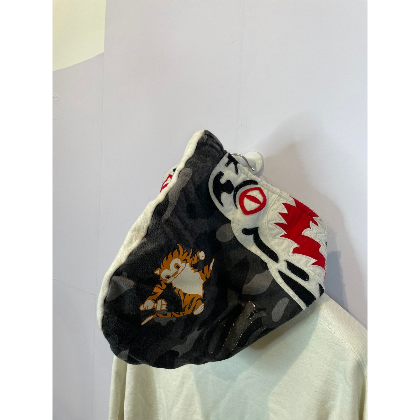Bape BAPE Tiger Zip Up White Used XL Size US XL / EU 56 / 4 - 2 Thumbnail