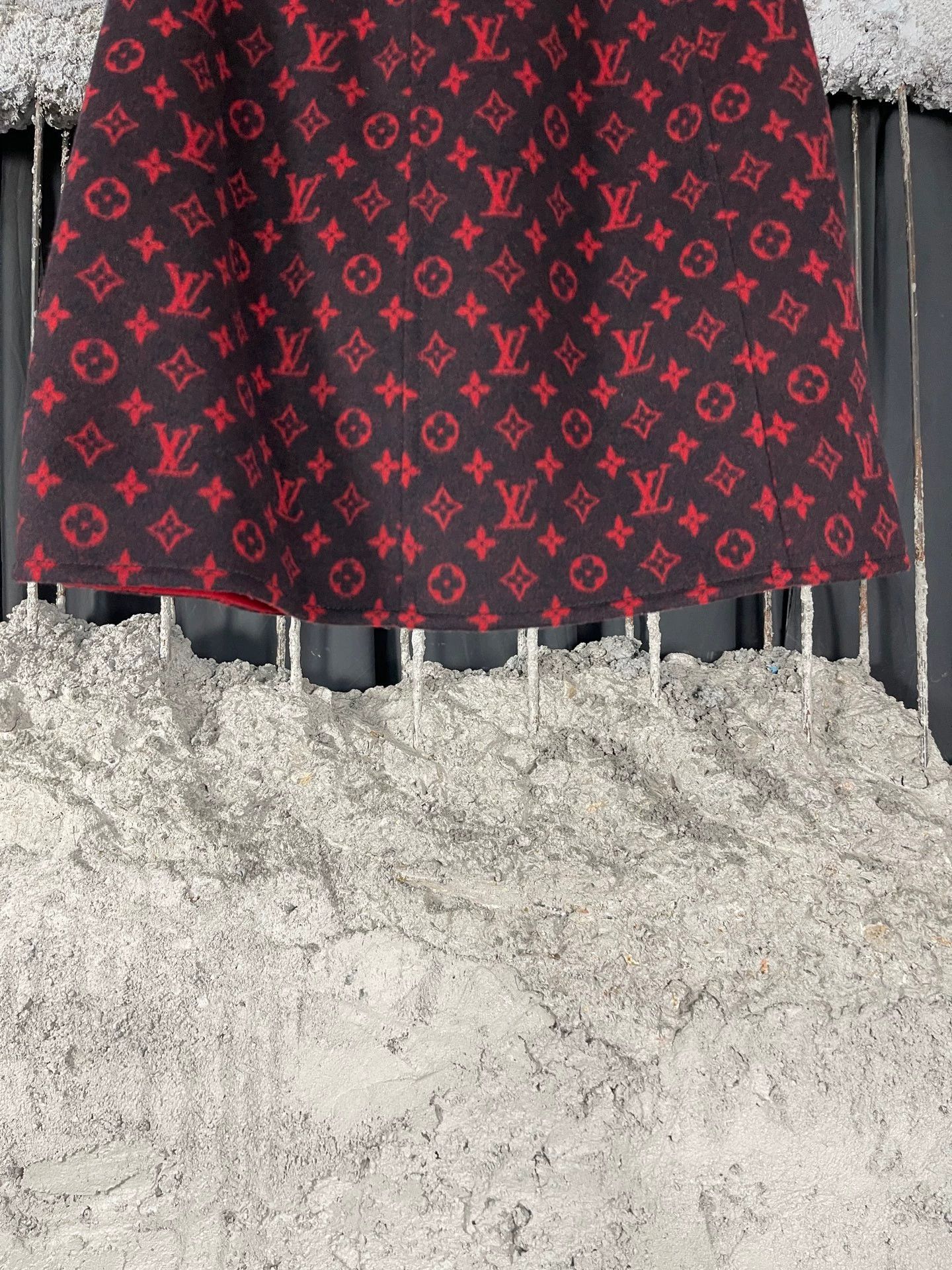 Louis Vuitton LV Monogram Wool Mini Skirt Women's Size 36 Size 26" / US 2 / IT 38 - 4 Thumbnail