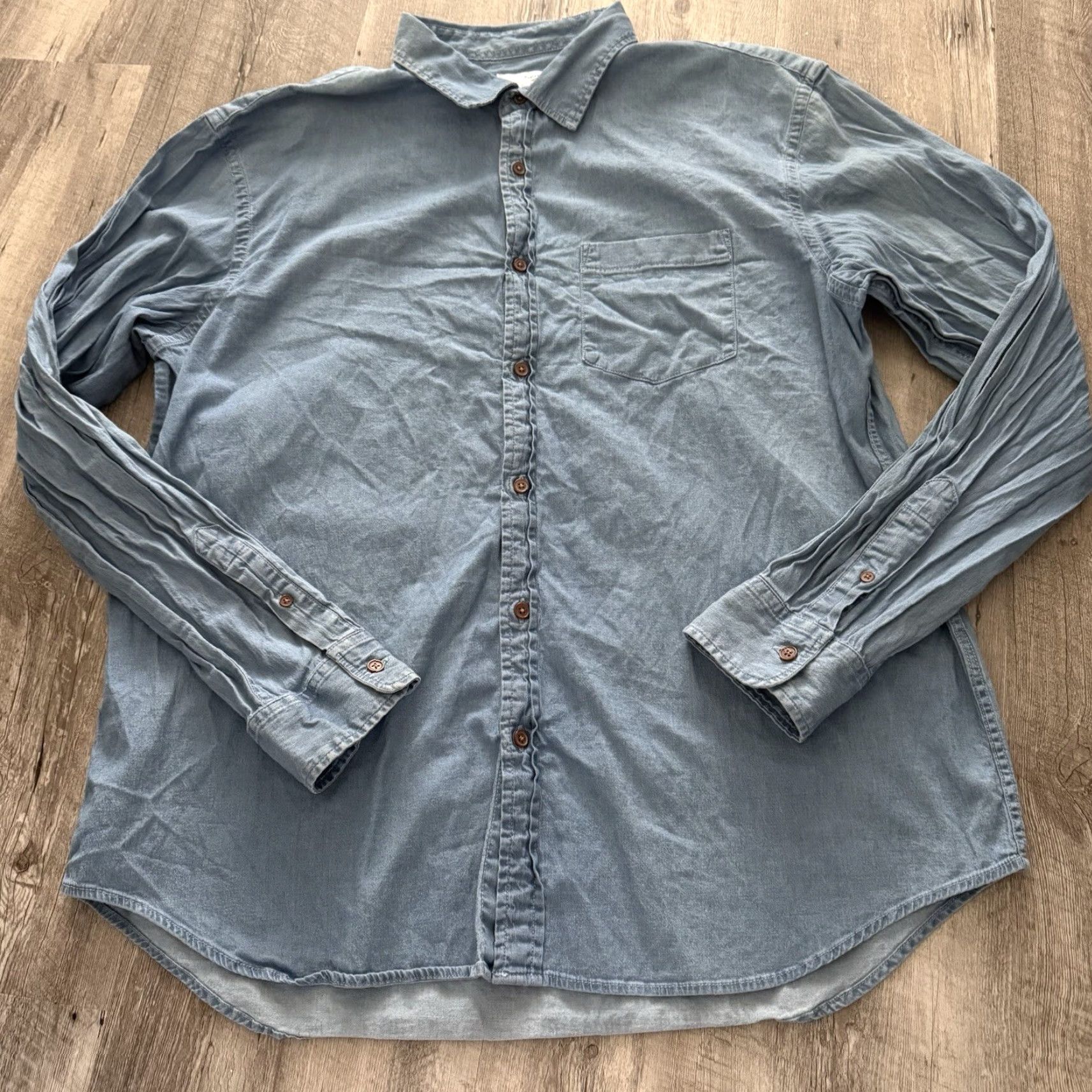 Old Navy Old Navy Everyday Shirt Mens XL Blue Chambray Built-In Flex Button Up Regular Size US XL / EU 56 / 4 - 3 Thumbnail