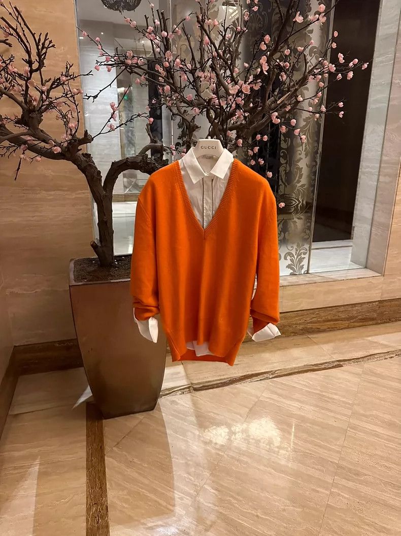 Loewe LOEWE Orange cashmere sweater Size M / US 6-8 / IT 42-44 - 1 Thumbnail