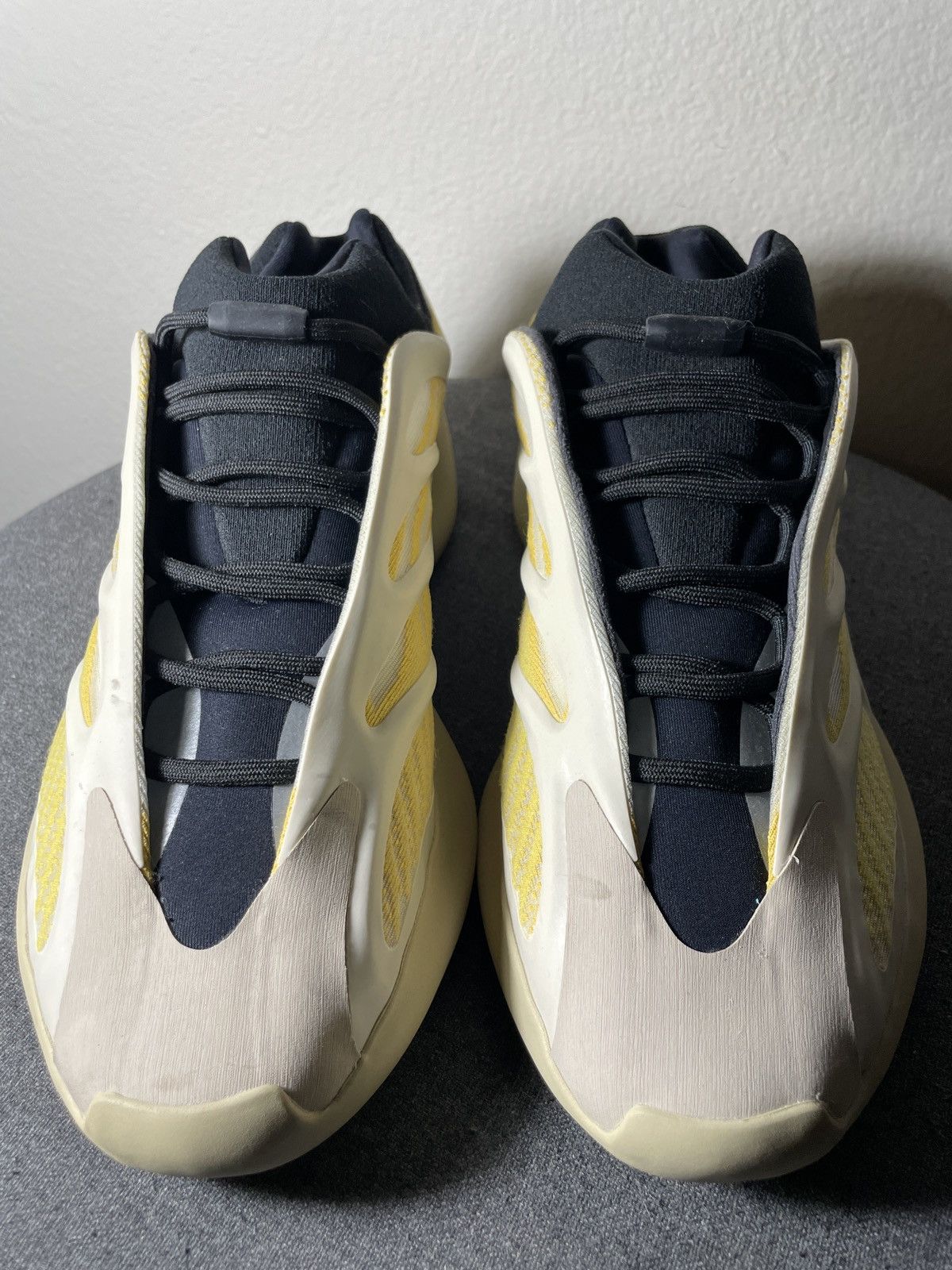 Adidas × Yeezy YEEZY 700 V3 ‘SANFFLOWER’ Size US 11.5 / EU 44-45 - 3 Thumbnail