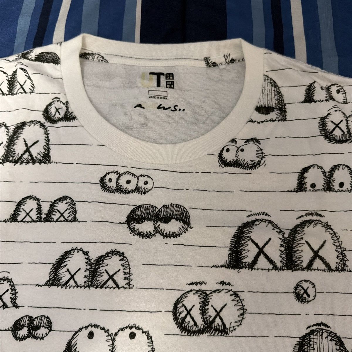Uniqlo Uniqlo KAWS Mens Large White All Over Eyes Graphic Tee Size US L / EU 52-54 / 3 - 4 Thumbnail