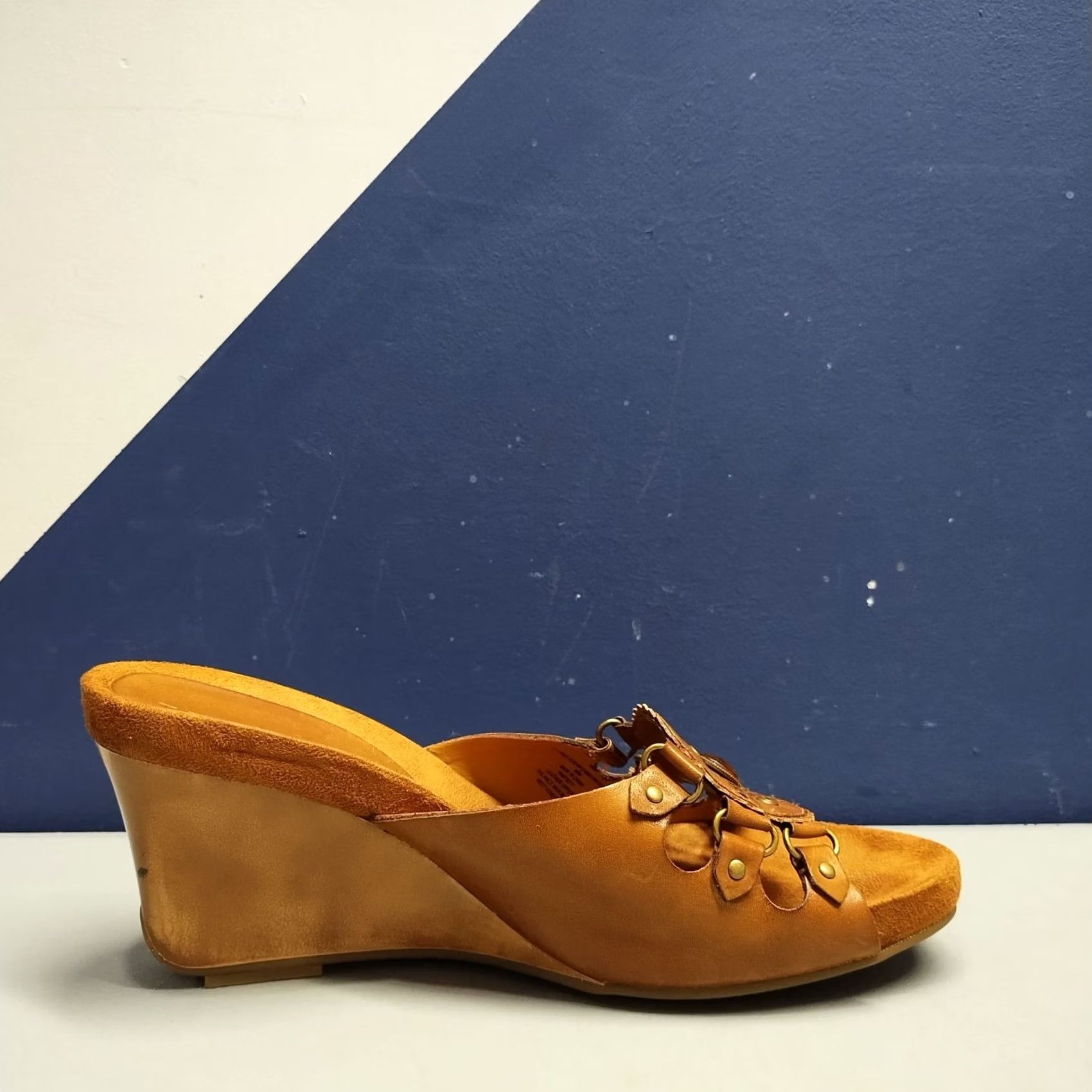 Camel Truflex Wedge Sandal Womens 9.5M Brown Leather GF-Fred Tuscan Camel Bronze EUC Size US 10 / IT 40 - 6 Thumbnail