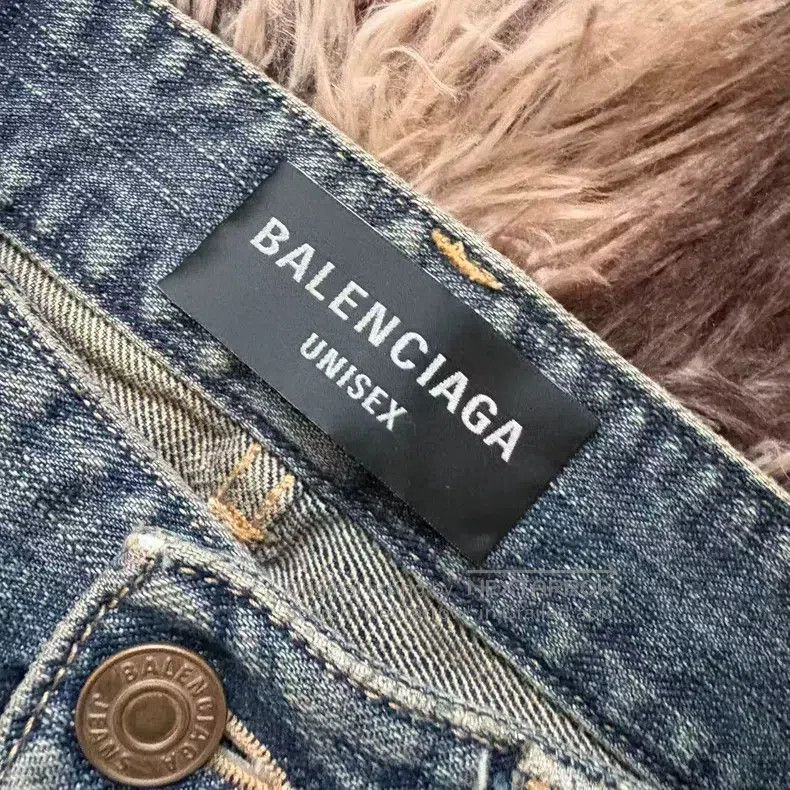 Balenciaga Balenciaga size S Faded Washed Blue Flare Jeans Size US 26 / EU 42 - 3 Thumbnail