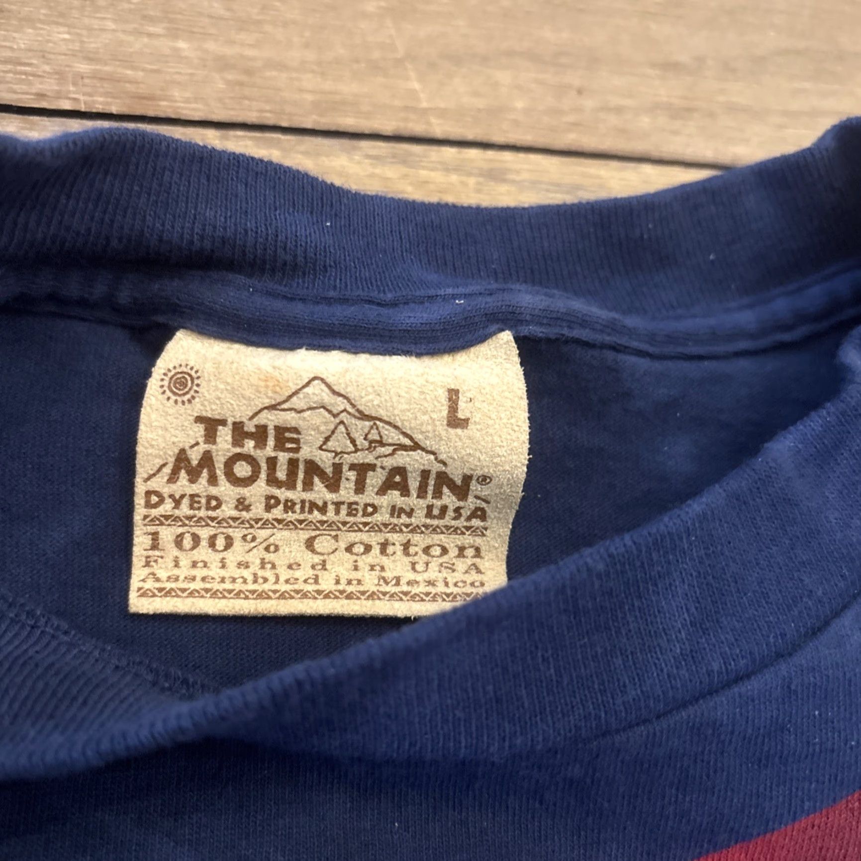 The Mountain VINTAGE The Mountain Shirt Unisex Adults L Blue Tie Dye Wolf American Flag Graphic Tee USA, 2001 Size US L / EU 52-54 / 3 - 4 Thumbnail
