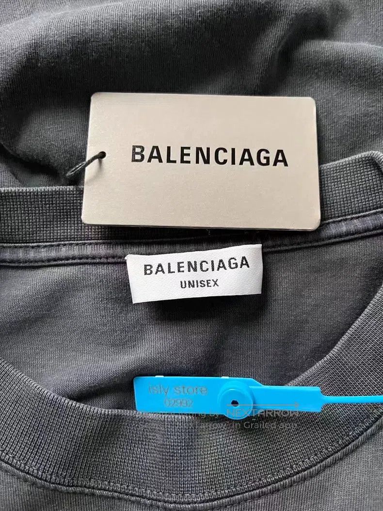 Balenciaga Balenciaga Batman Logo Letter Vintage Aged Short Sleeve T- Size US S / EU 44-46 / 1 - 3 Thumbnail