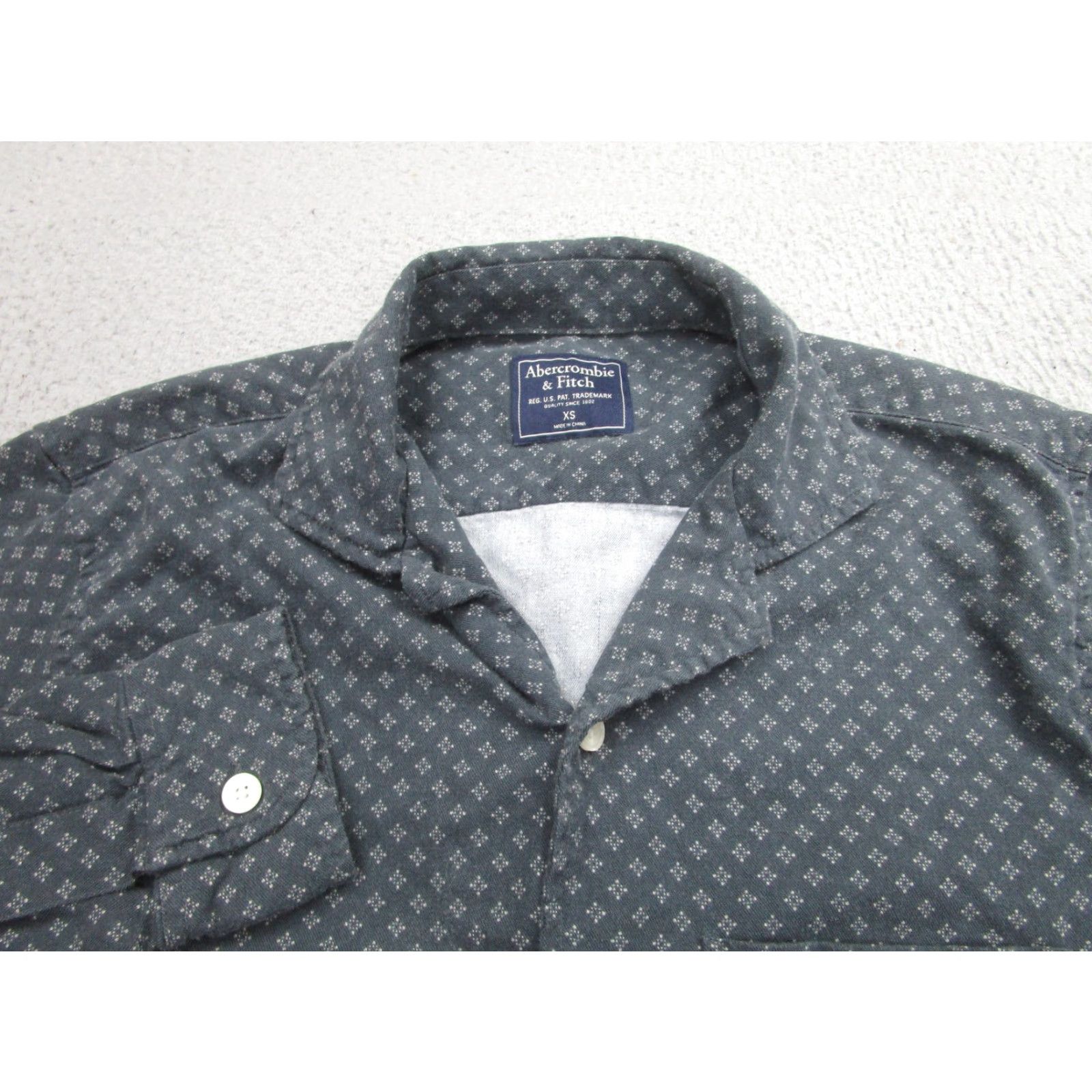 Abercrombie & Fitch Abercrombie & Fitch Mens XS Gray Geometric Cotton Blend Button-Up Shirt Casual Size US XS / EU 42 / 0 - 3 Thumbnail