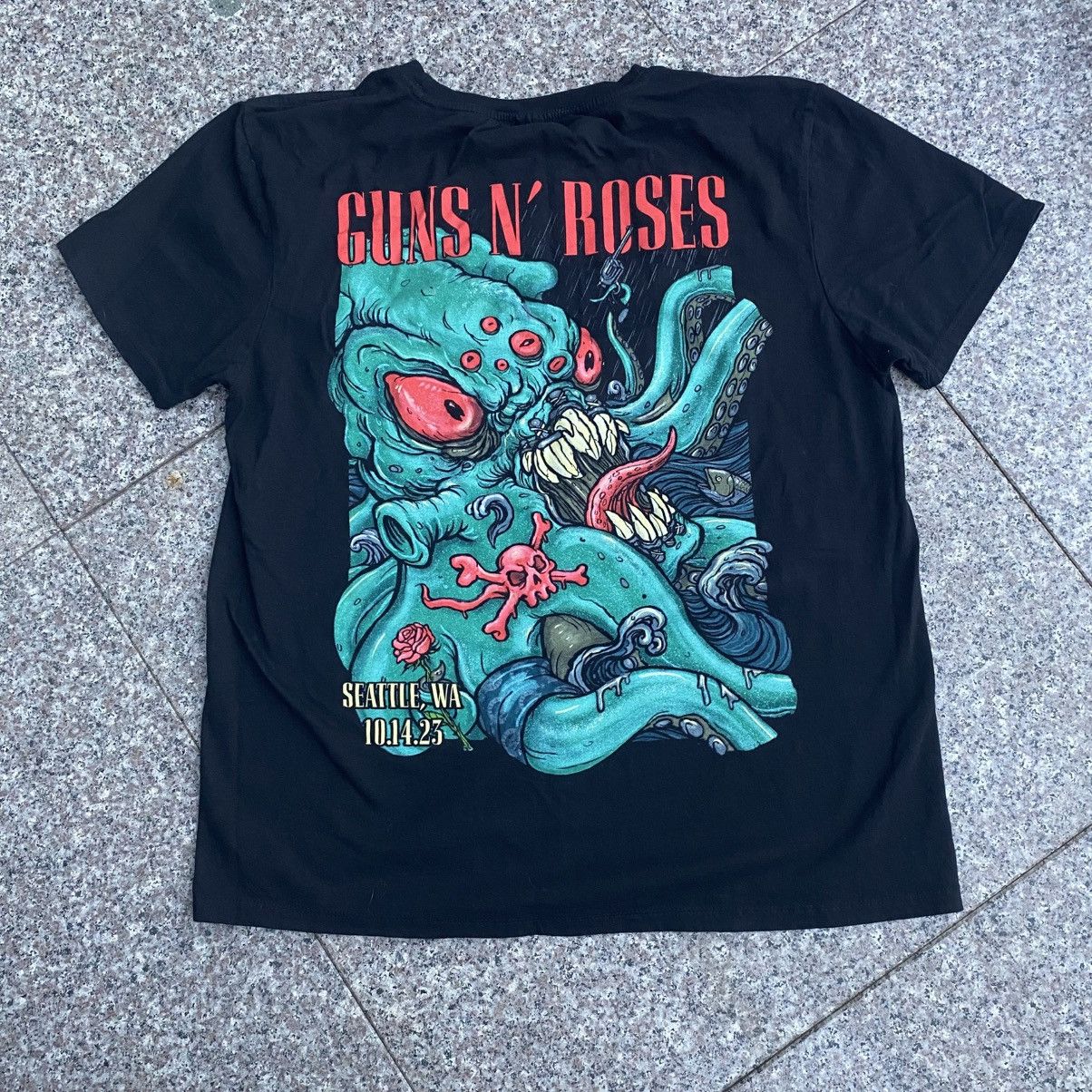 Other Guns N’Roses concert tshirt Size US M / EU 48-50 / 2 - 1 Thumbnail