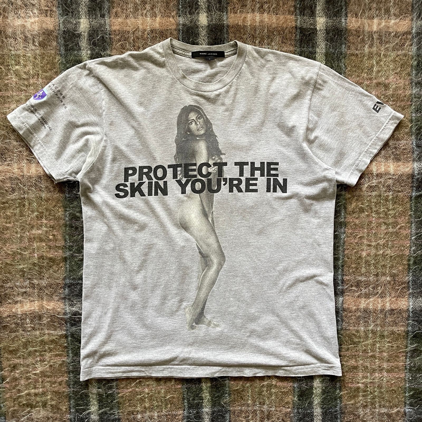 Marc Jacobs Marc Jacobs/Eva Mendes - Protect The Skin You're In Size US M / EU 48-50 / 2 - 1 Thumbnail