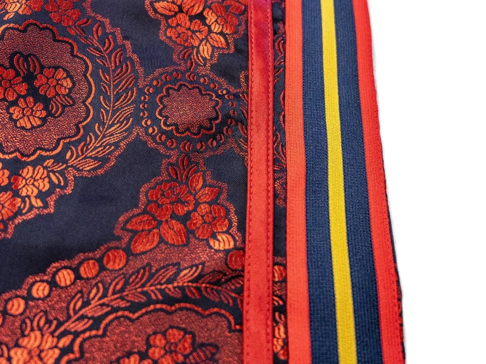 Gucci GUCCI Satin Red Floral Print Jacquard Track Bowling Shorts Size US 28 / EU 44 - 3 Thumbnail