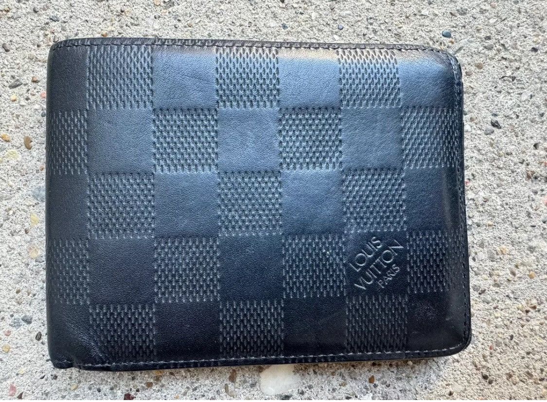 Louis Vuitton 🔥Louis Vuitton🔥Men’s Black Damier Leather Wallet (SP4123) Size ONE SIZE - 1 Thumbnail