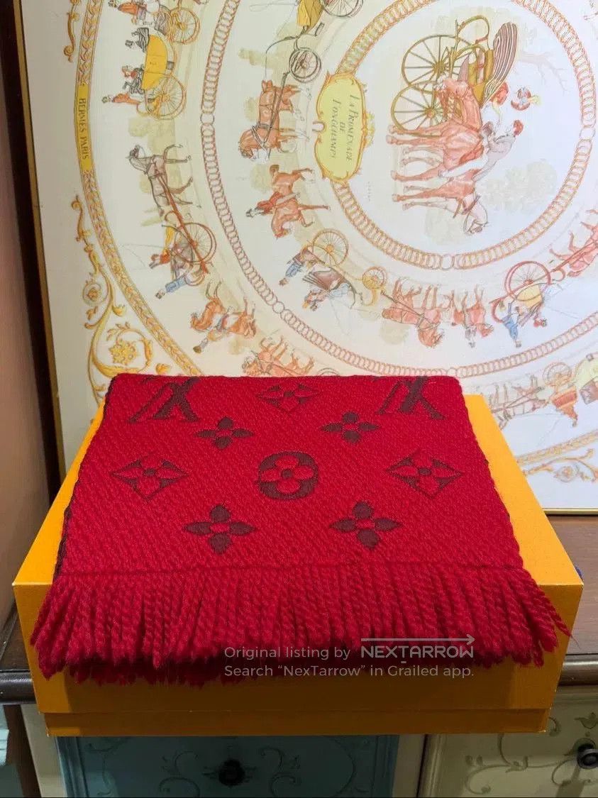 Louis Vuitton Louis Vuitton Classic Monogram Red Cashmere Scarf. Size ONE SIZE - 2 Thumbnail