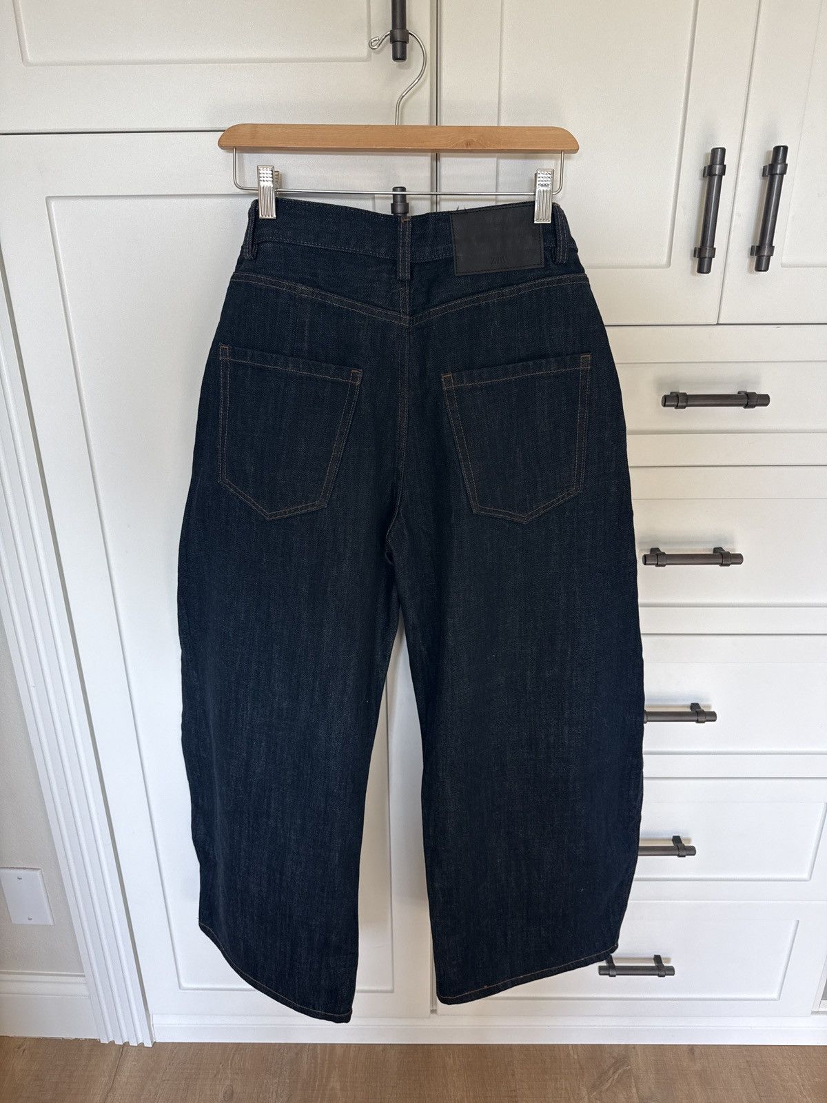 Zara Zara barrel denim jeans Size US 30 / EU 46 - 2 Thumbnail