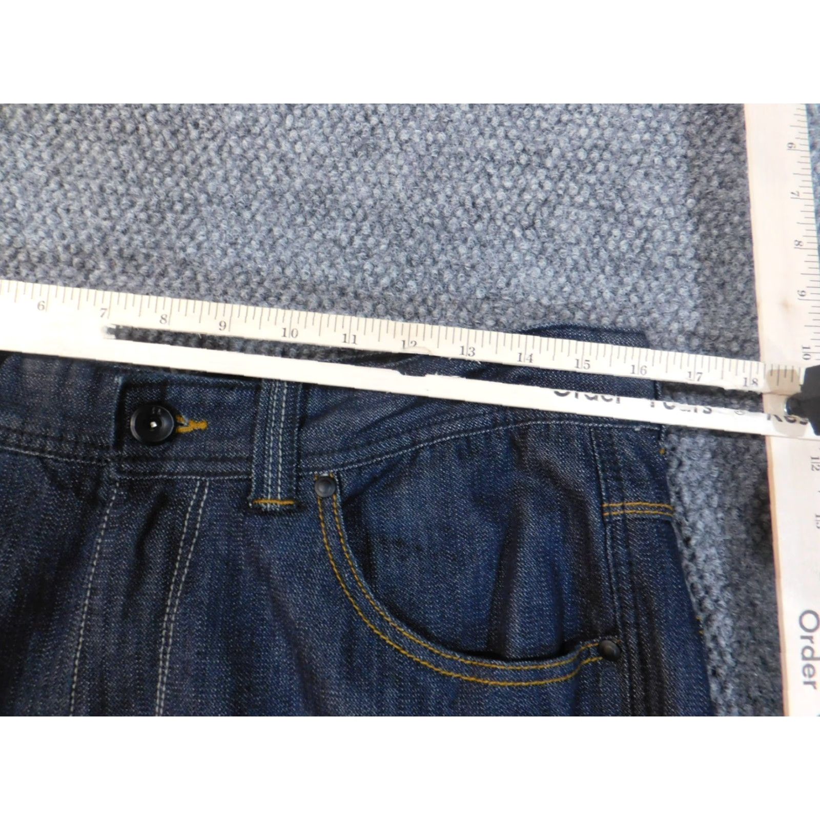 Vintage solo jeans Men 34x30 blue straight dark denim classic modern city Jeans Regular 34 in Inseam 30 in Mens Straight City Pockets zip zipper Size US 34 / EU 50 - 2 Thumbnail