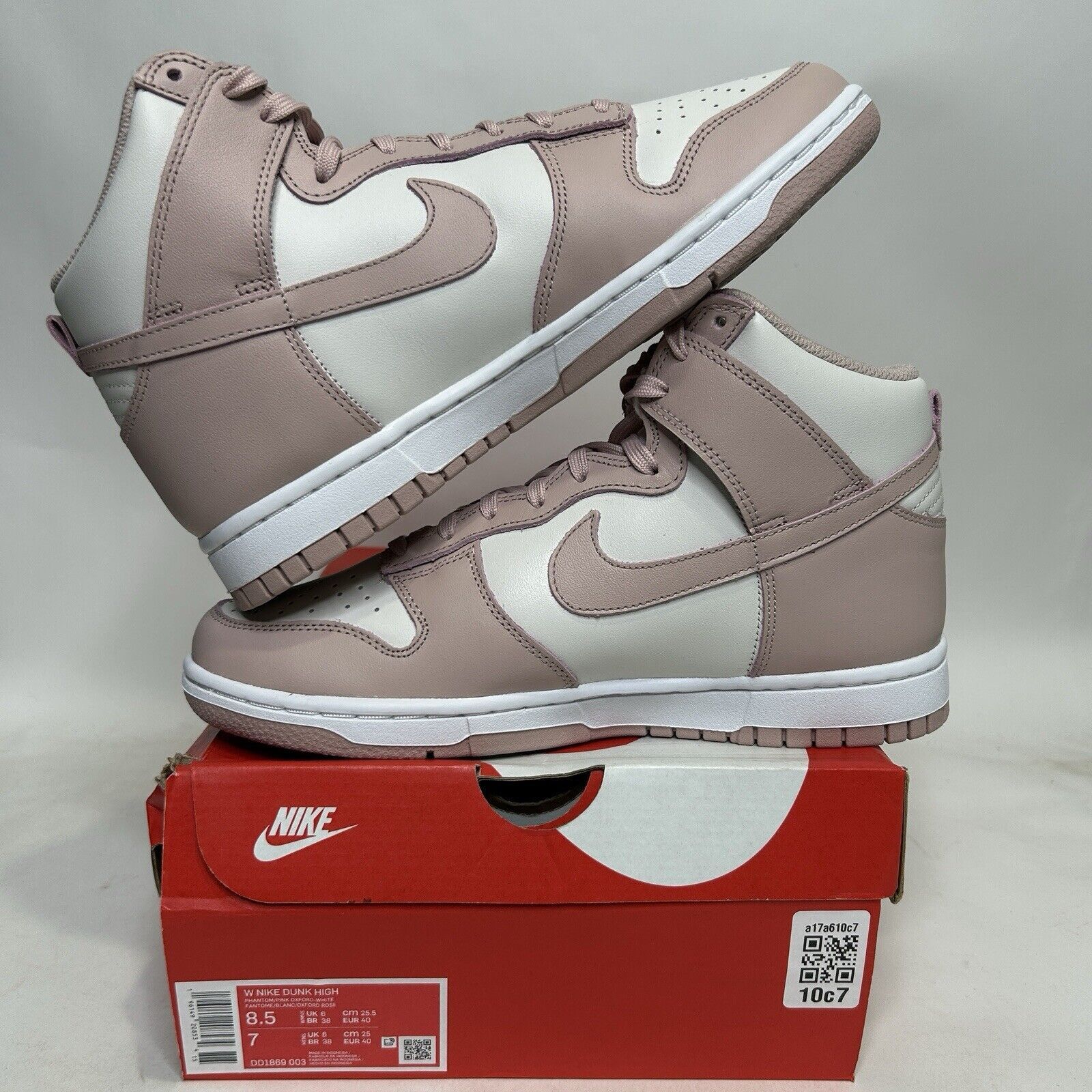 Nike Nike Dunk High WMNS “Pink Oxford” 2024 Size US 8.5 / IT 38.5 - 3 Thumbnail