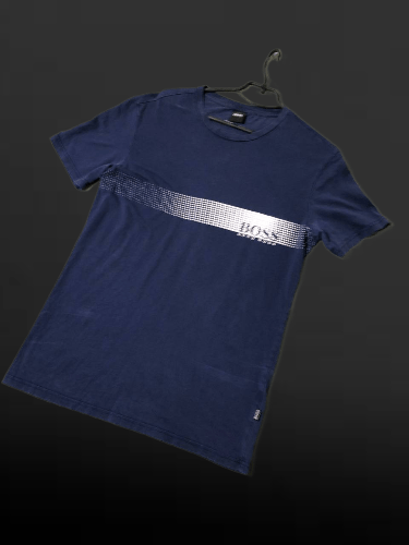 Hugo Boss Hugo Boss Short Sleeve T-Shirt Size L Y2K Size US L / EU 52-54 / 3 - 1 Thumbnail