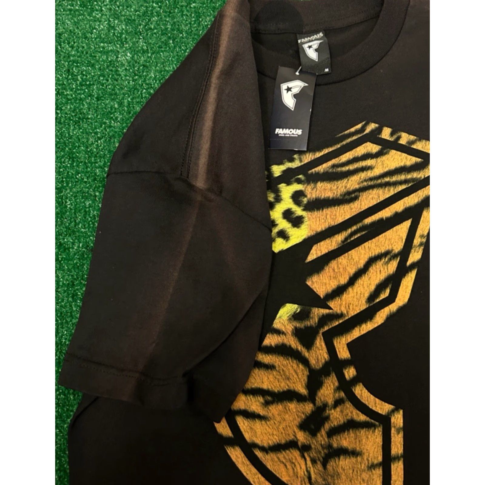 Barker VINTAGE Famous Stars & Straps Chetah Logo Shirt Mens M NWT Travis Barker Grunge Hip Hop Music Punk Y2K Logo Front Size US M / EU 48-50 / 2 - 4 Thumbnail
