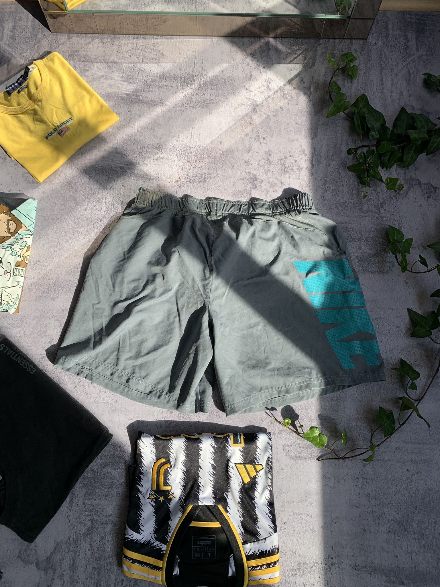 Nike ACG Nike Dri-Fit Shorts Mens XXL Size US 38 / EU 54 - 2 Thumbnail