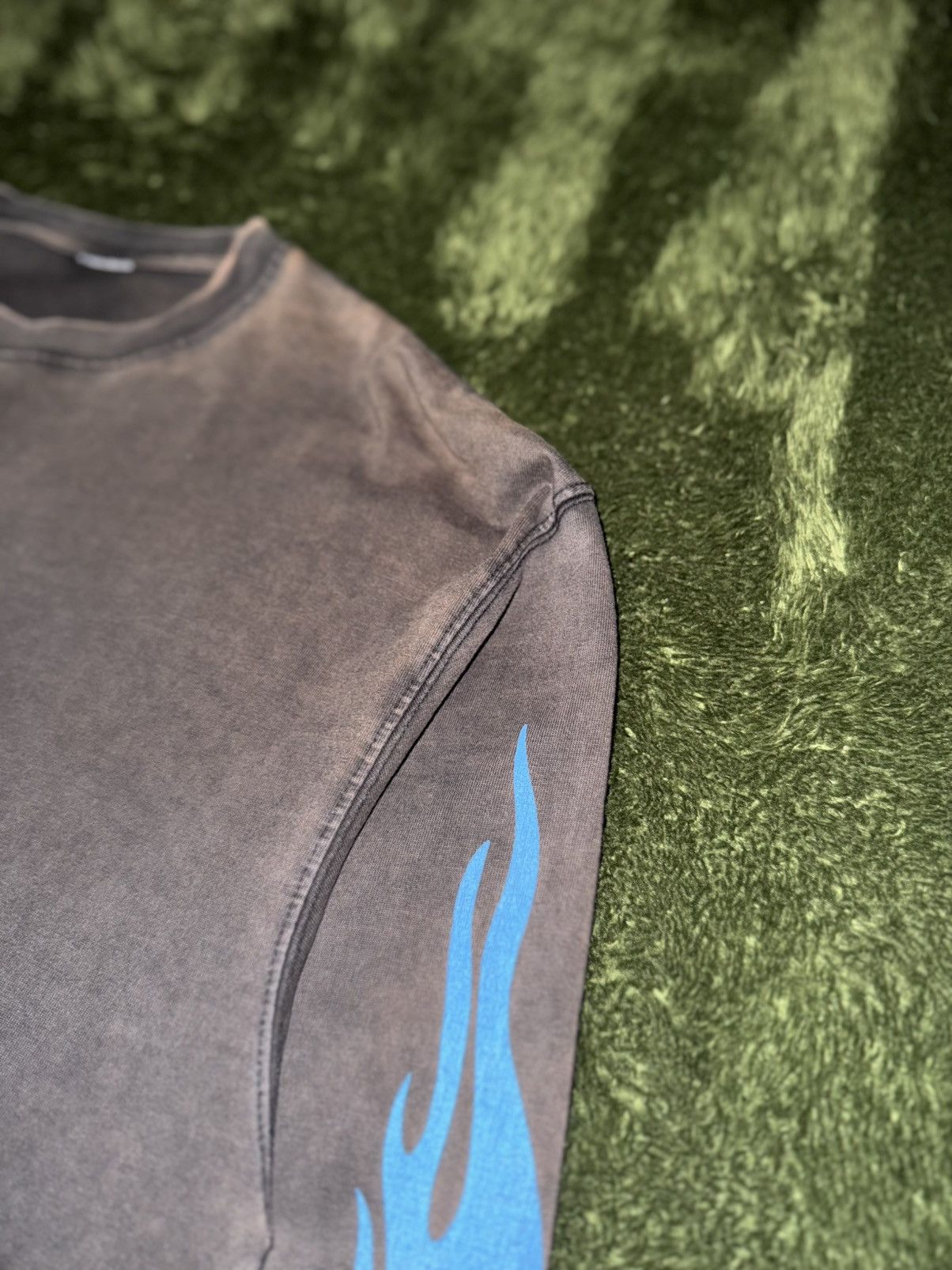 Japanese Brand [M] OUTSTANDING Flame Graphic Vintage-Washed Longsleeve Size US M / EU 48-50 / 2 - 3 Thumbnail