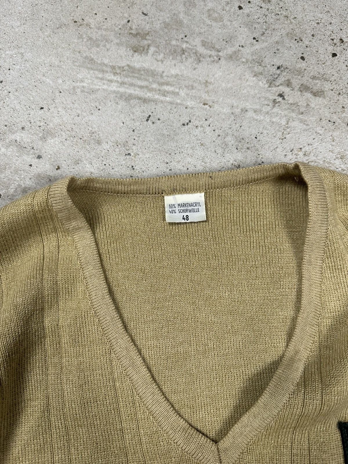 Vintage Vintage 90s Polizei Knit V Neck Sweater Badge Size US S / EU 44-46 / 1 - 6 Thumbnail