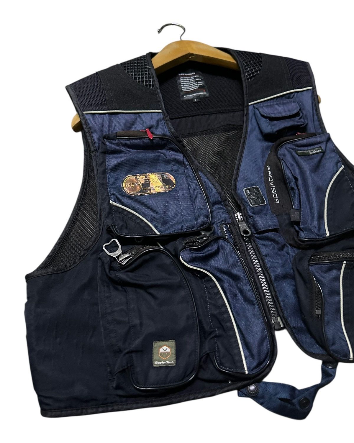 DAIWA Daiwa Provisor multi-pocket fishing vest in blue and black Size US L / EU 52-54 / 3 - 4 Thumbnail