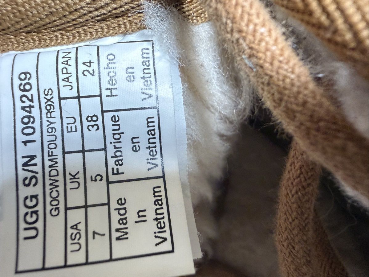 Ugg UGG tan brown boots Size US 7 / IT 37 - 7 Thumbnail