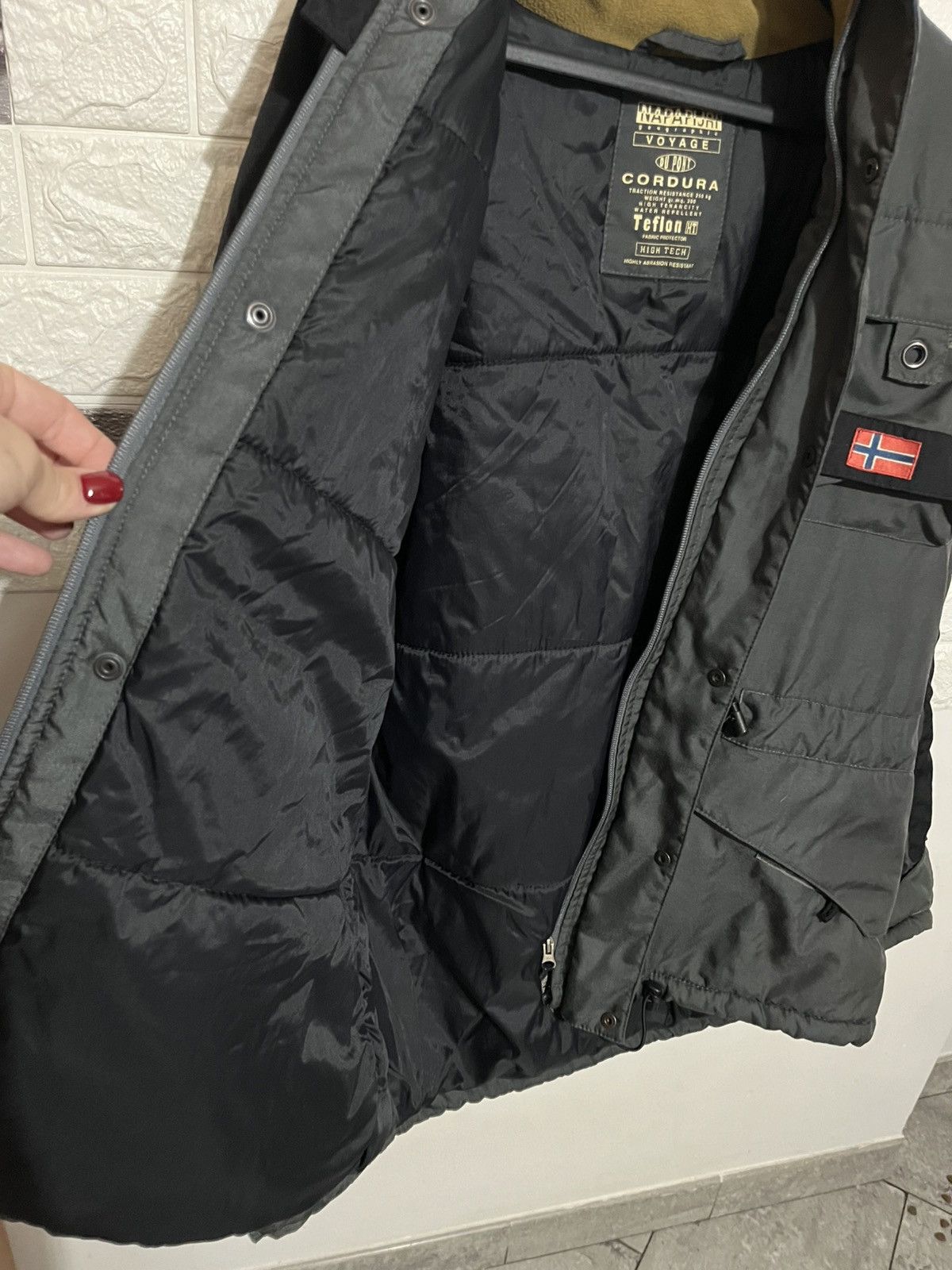 Napapijri Napapjiri voyage size L Size US L / EU 52-54 / 3 - 4 Thumbnail