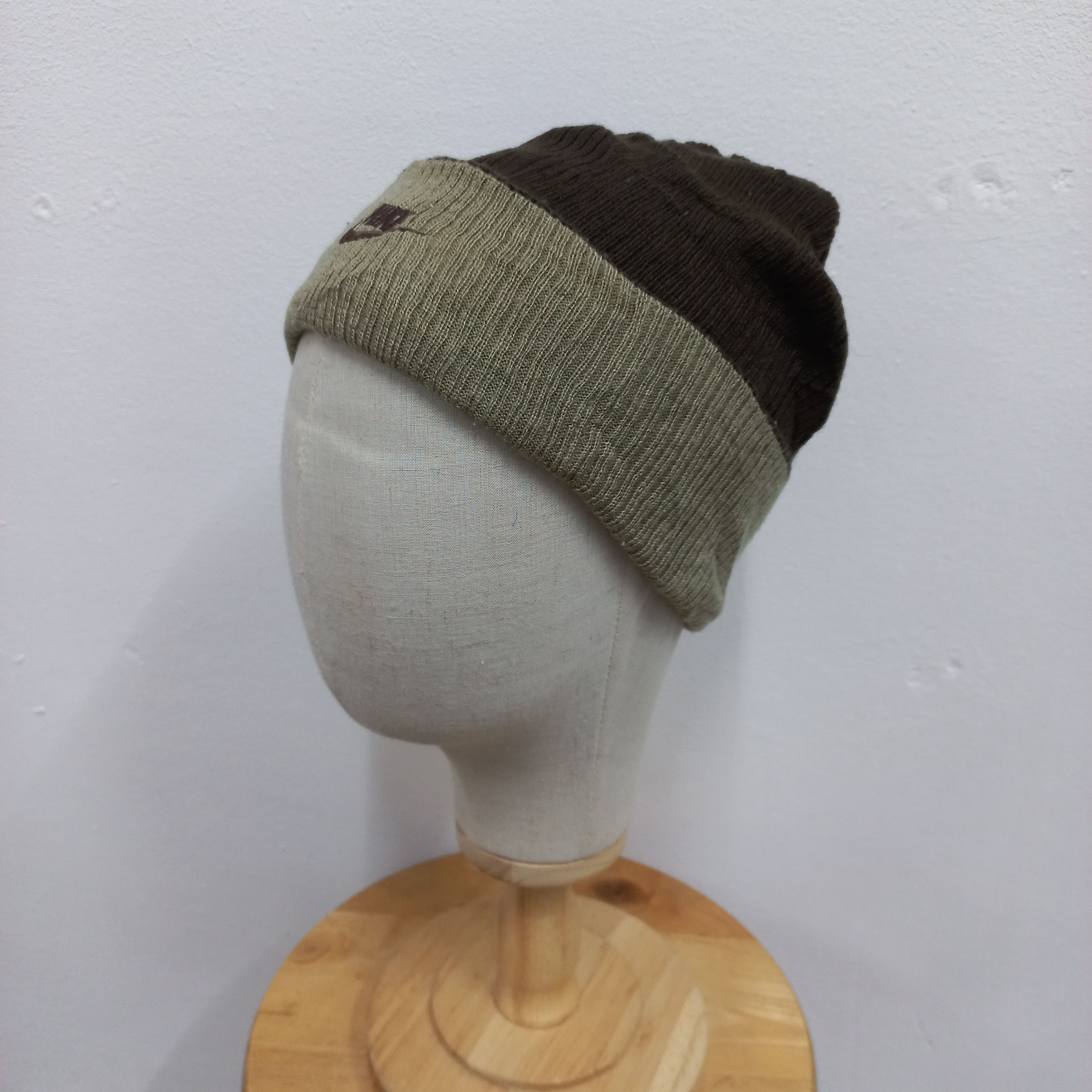 Nike 💥 Nike classic logo patch reversible beanie hat Size ONE SIZE - 2 Thumbnail