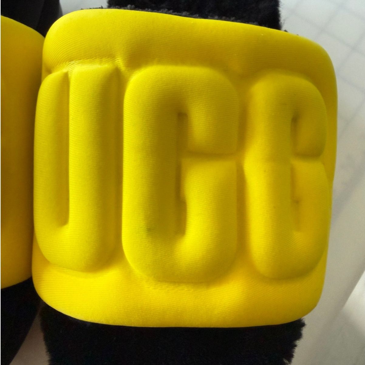 Ugg UGG Maxi Graphic Platform Slides Canary Black Size 9 Size US 7 / IT 37 - 3 Thumbnail