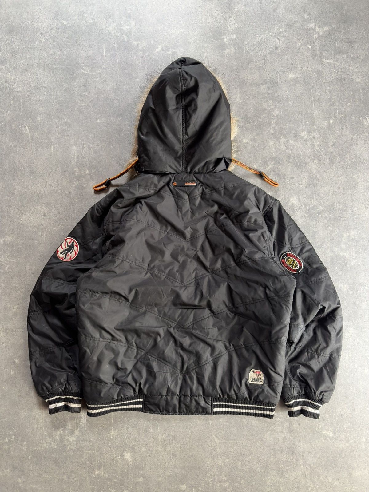 Akademiks Akademiks Faux Fur Hooded Baggy Patches Bomber Jacket L Size US L / EU 52-54 / 3 - 2 Thumbnail
