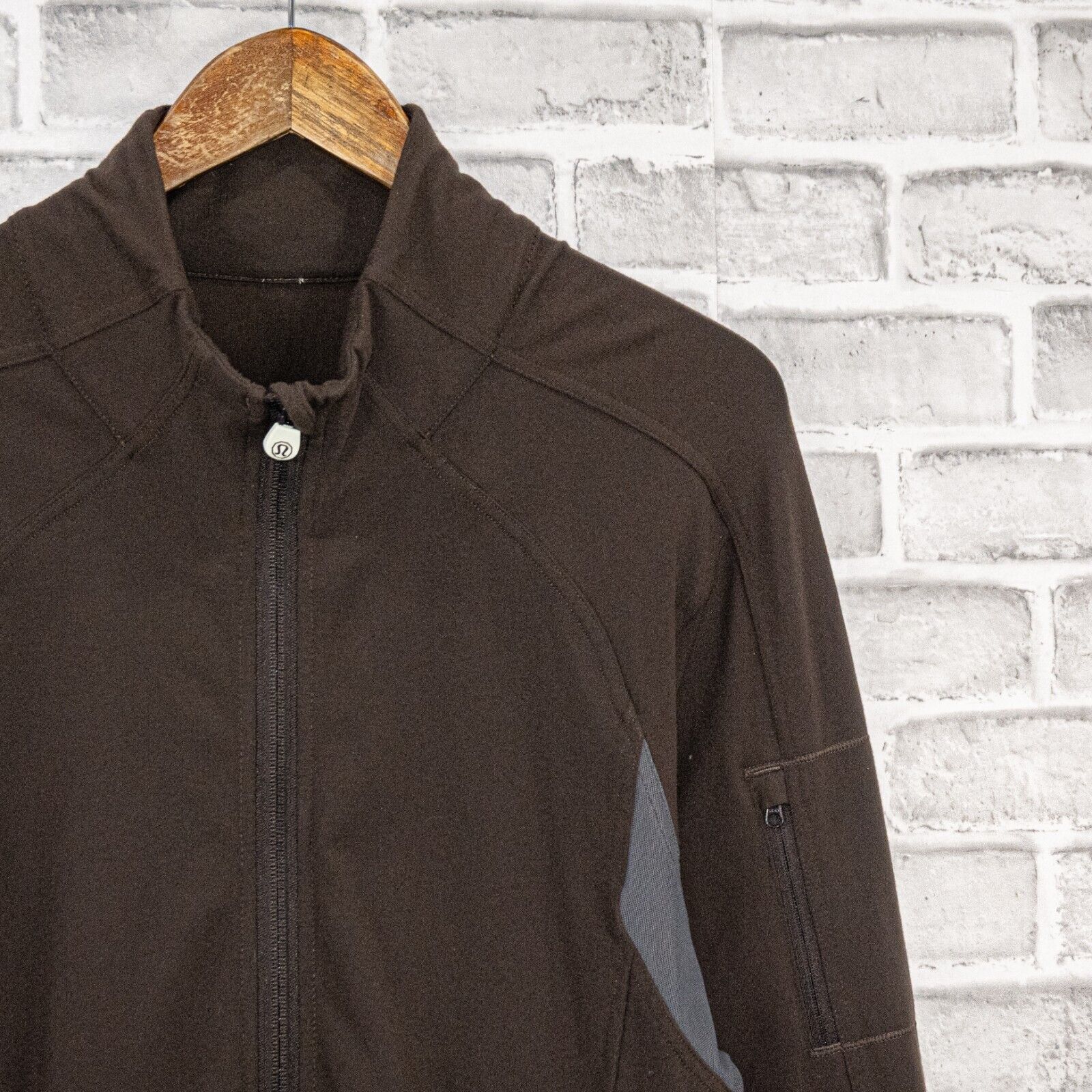 Lululemon Lululemon Full Zip Track Jacket vent Mesh Armpit in Brown Size US L / EU 52-54 / 3 - 6 Thumbnail