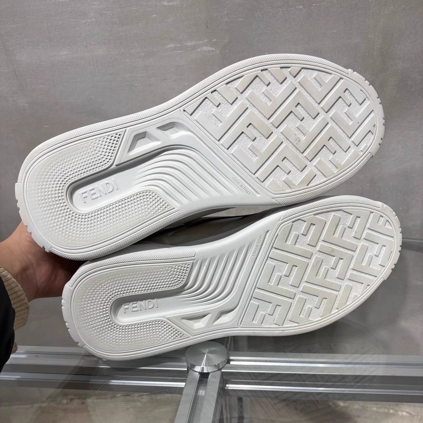 Fendi Fendi white platform sneakers 42 Size US 9 / EU 42 - 7 Thumbnail